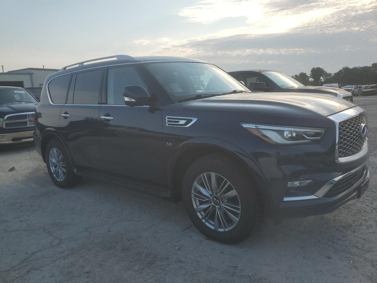 INFINITI QX80 LUXE
