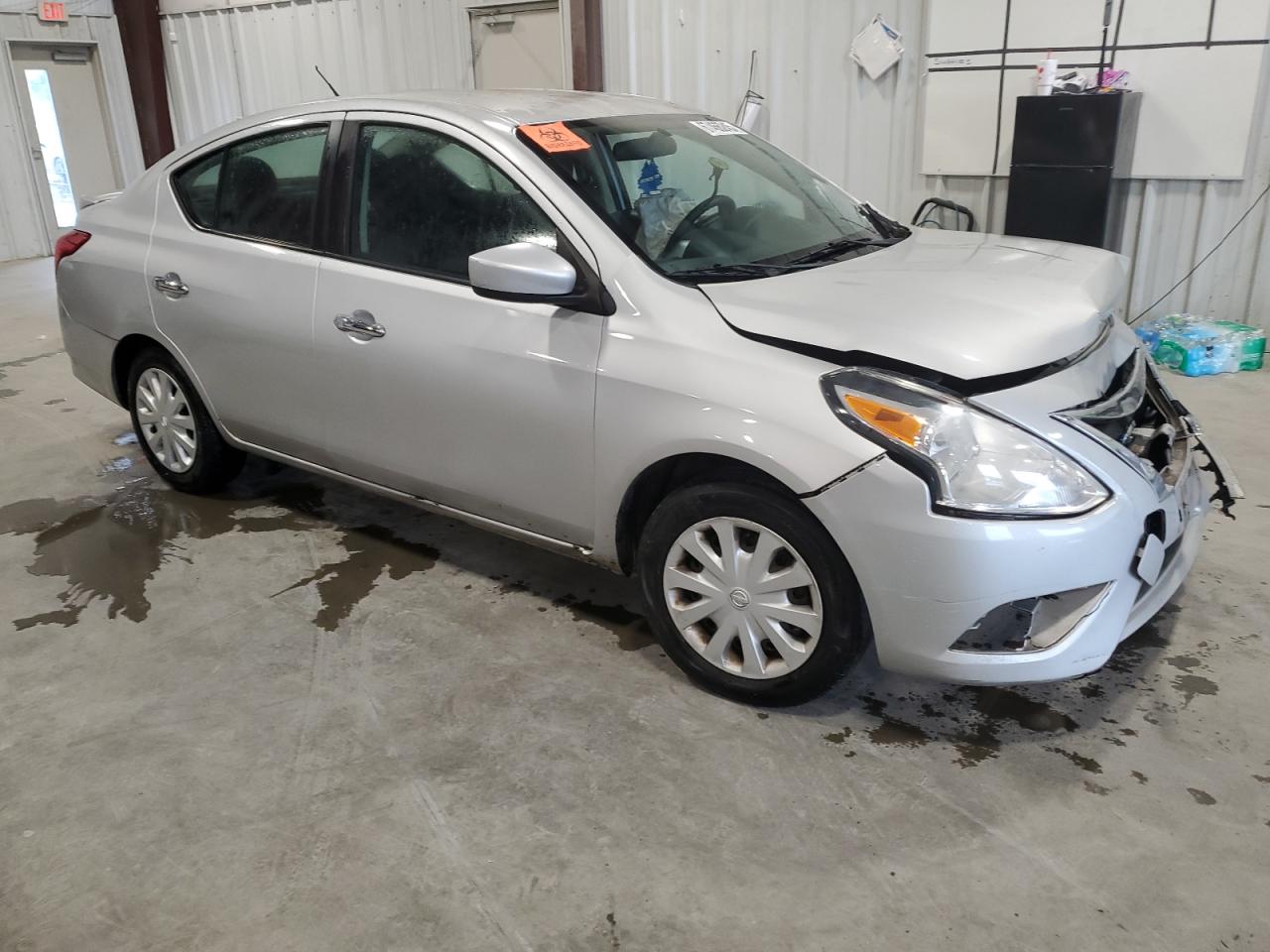 NISSAN VERSA S
