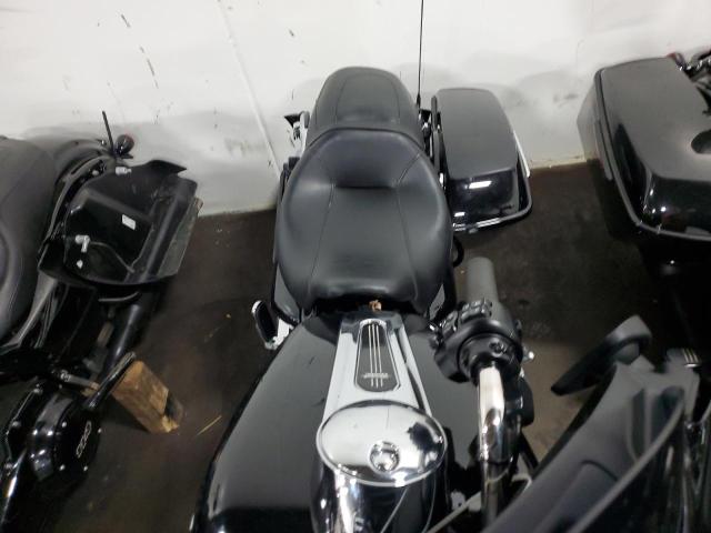 2021 HARLEY-DAVIDSON FLHX - 1HD1KBC1XMB662725