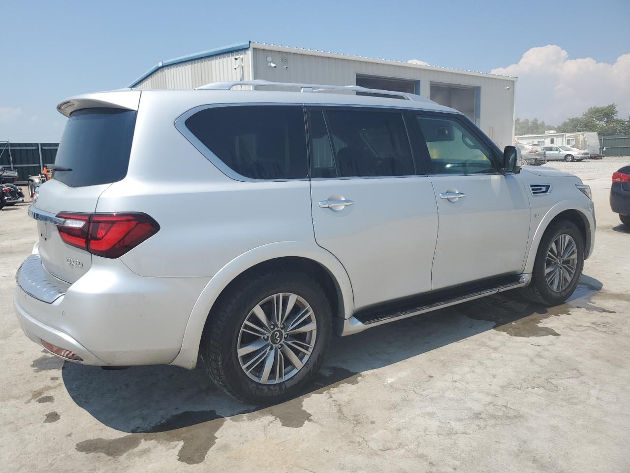 INFINITI QX80 LUXE