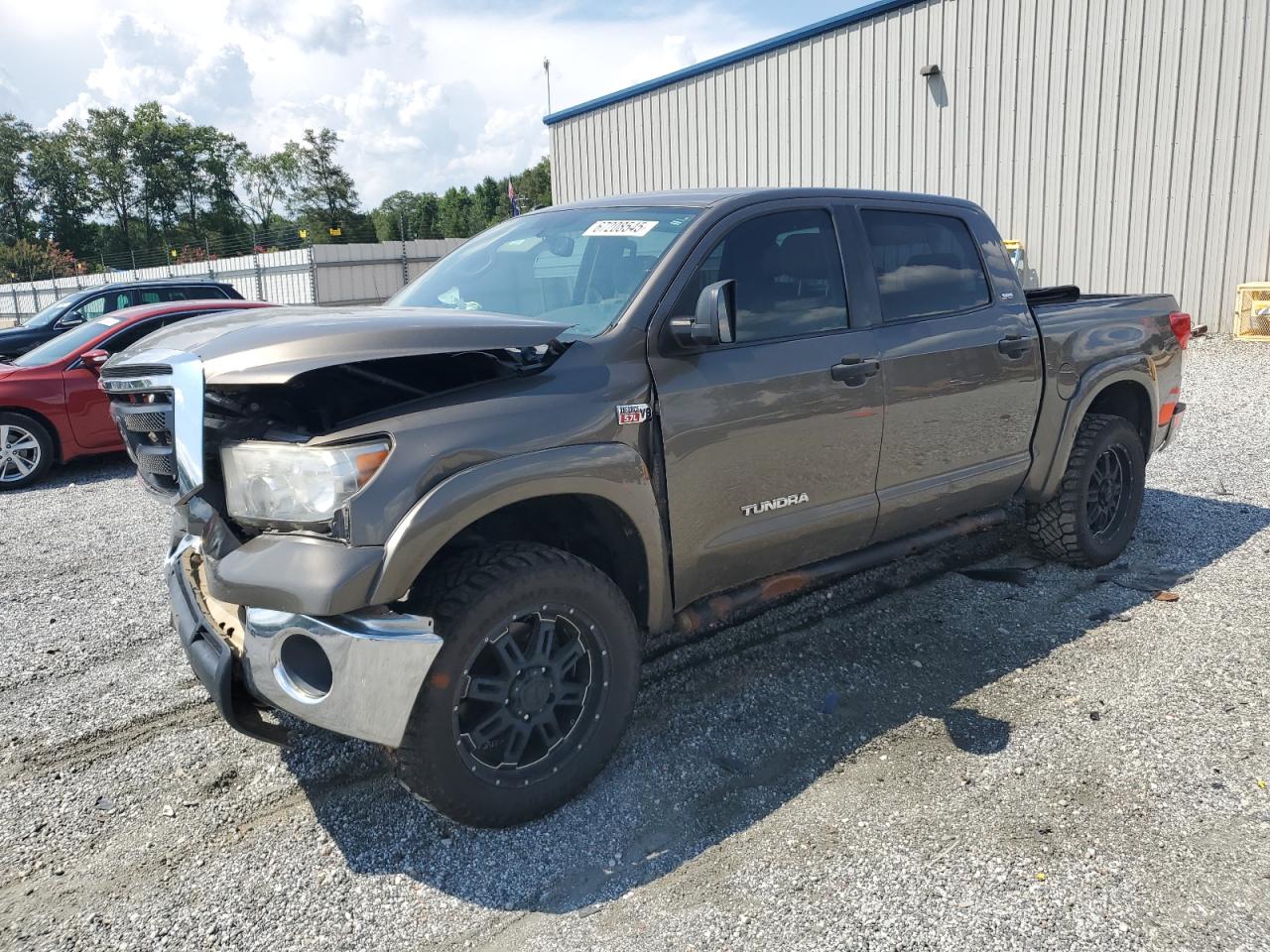 TOYOTA TUNDRA CREWMAX SR5