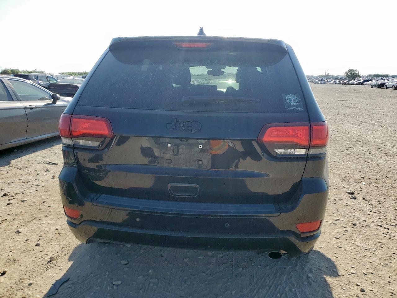 JEEP GRAND CHEROKEE LAREDO