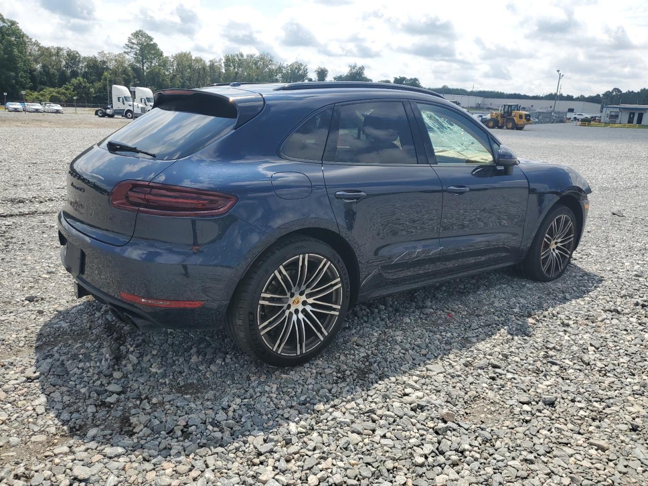 PORSCHE MACAN GTS