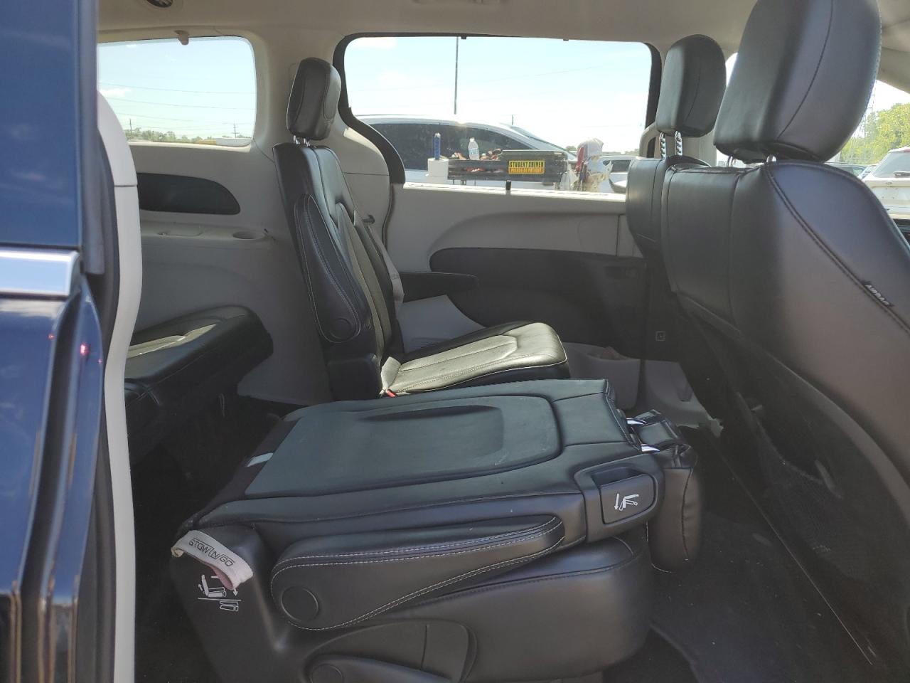 CHRYSLER VOYAGER LXI