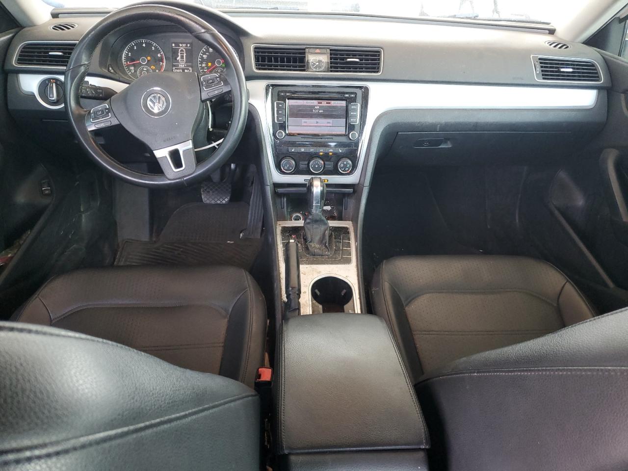 VOLKSWAGEN PASSAT SE