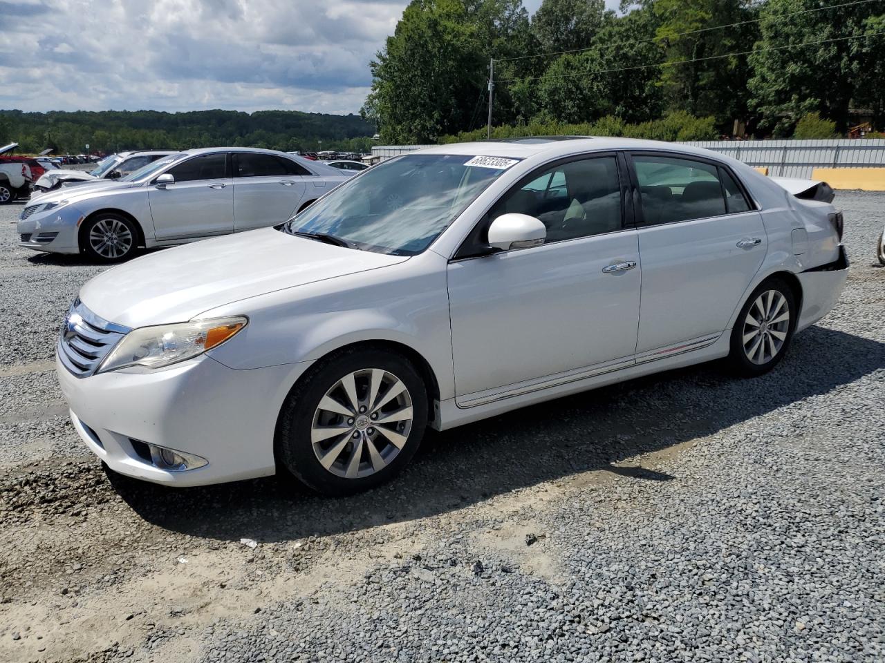 TOYOTA AVALON BASE