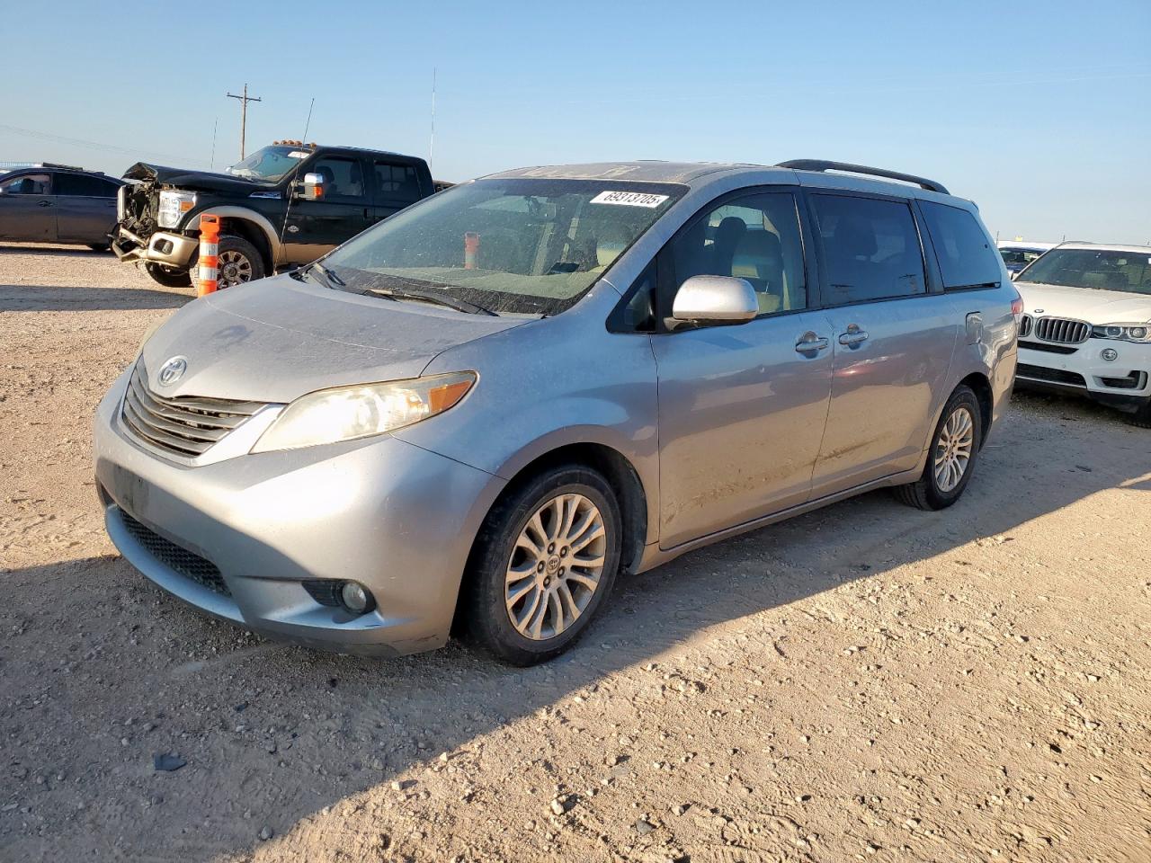 TOYOTA SIENNA XLE