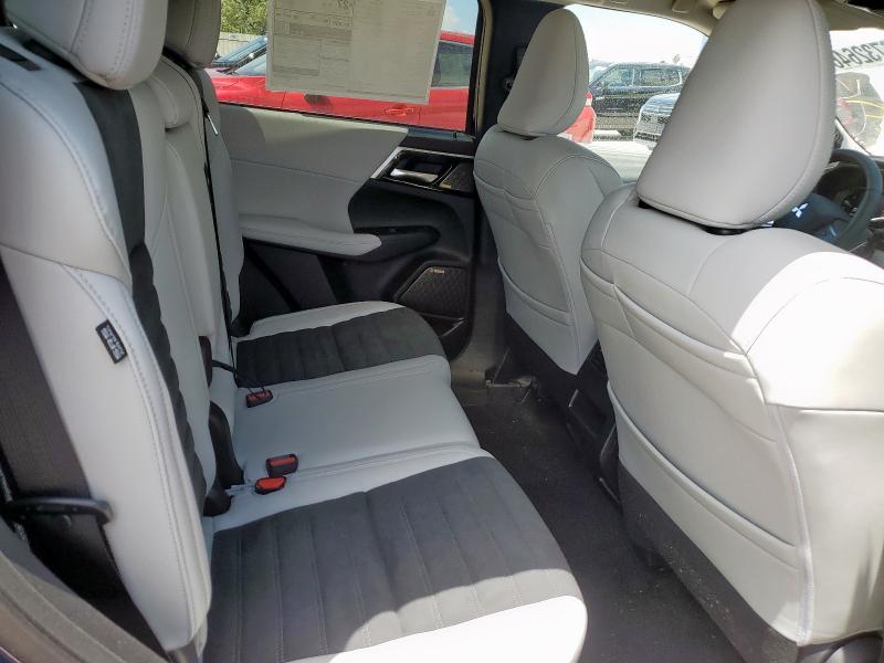 2025 MITSUBISHI OUTLANDER SE JA4J3VA81SZ023017