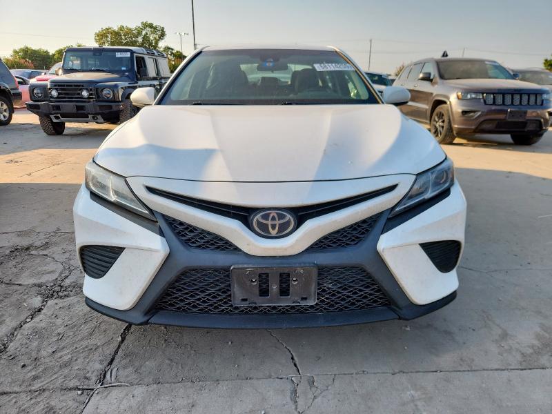 2018 TOYOTA CAMRY L 4T1B11HK3JU143676