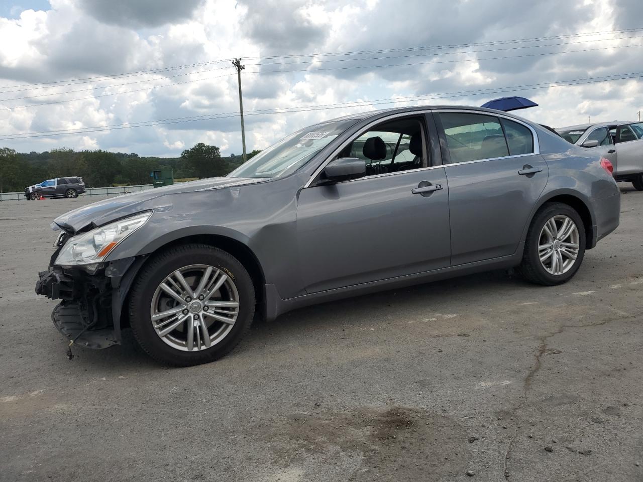 INFINITI Q40