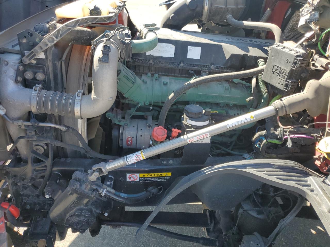 Lot #3311644247 2020 VOLVO VN VNL