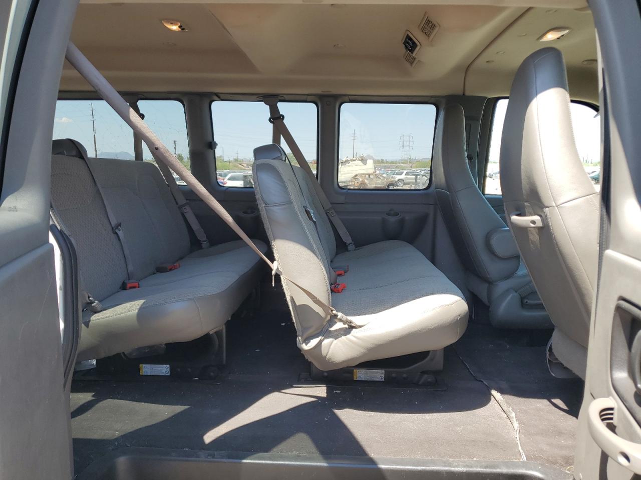 CHEVROLET EXPRESS LT