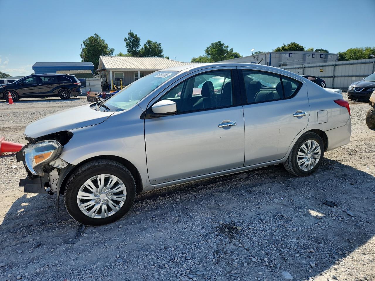 NISSAN VERSA S