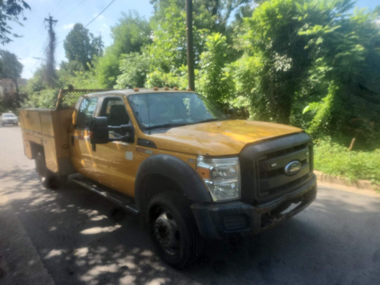 FORD F-550 SUPER DUTY