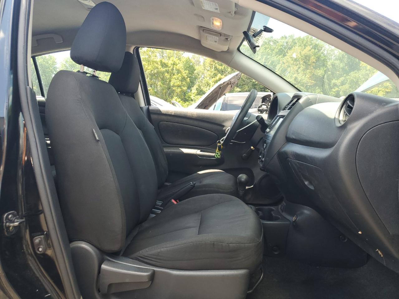 NISSAN VERSA S
