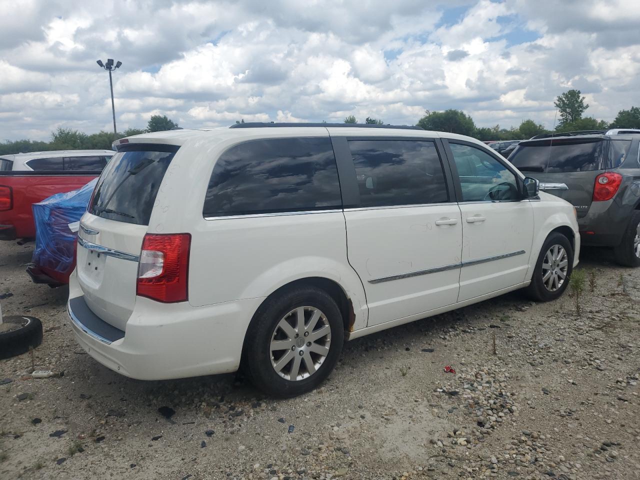 CHRYSLER TOWN & COUNTRY TOURING L