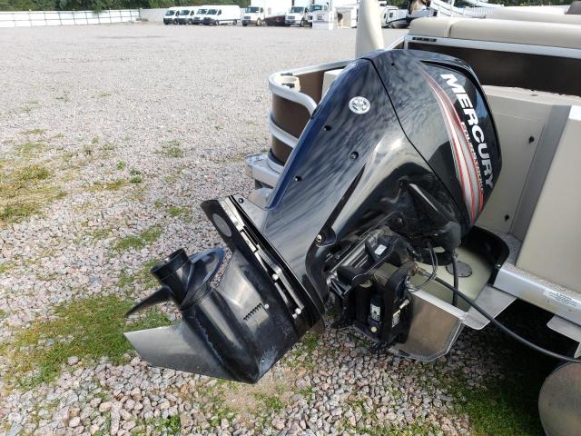 2016 PREMIER 220 CASTAWAY #3227244902