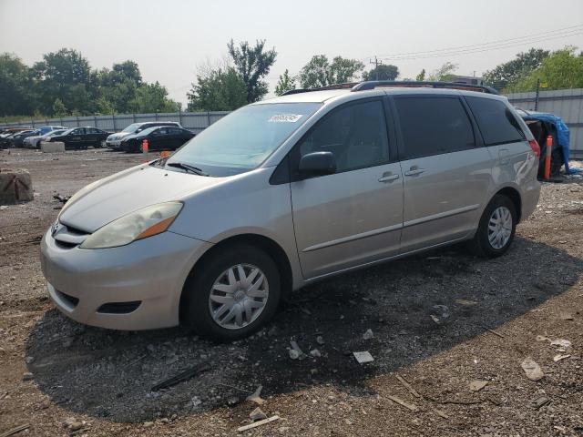 TOYOTA SIENNA CE