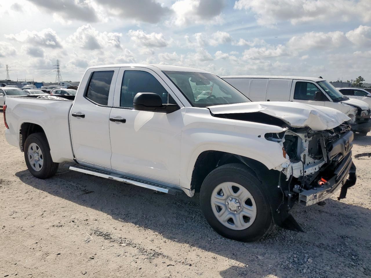 TOYOTA TUNDRA DOUBLE CAB SR