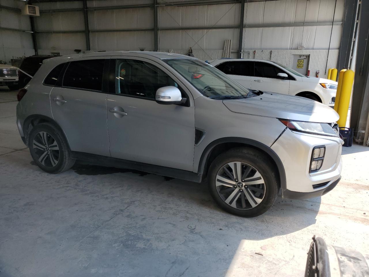 MITSUBISHI OUTLANDER ES