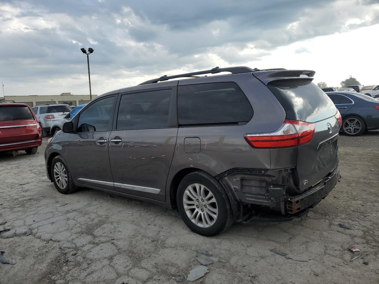 TOYOTA SIENNA XLE