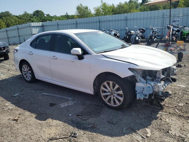 2018 TOYOTA CAMRY L 4T1B11HK9JU056817