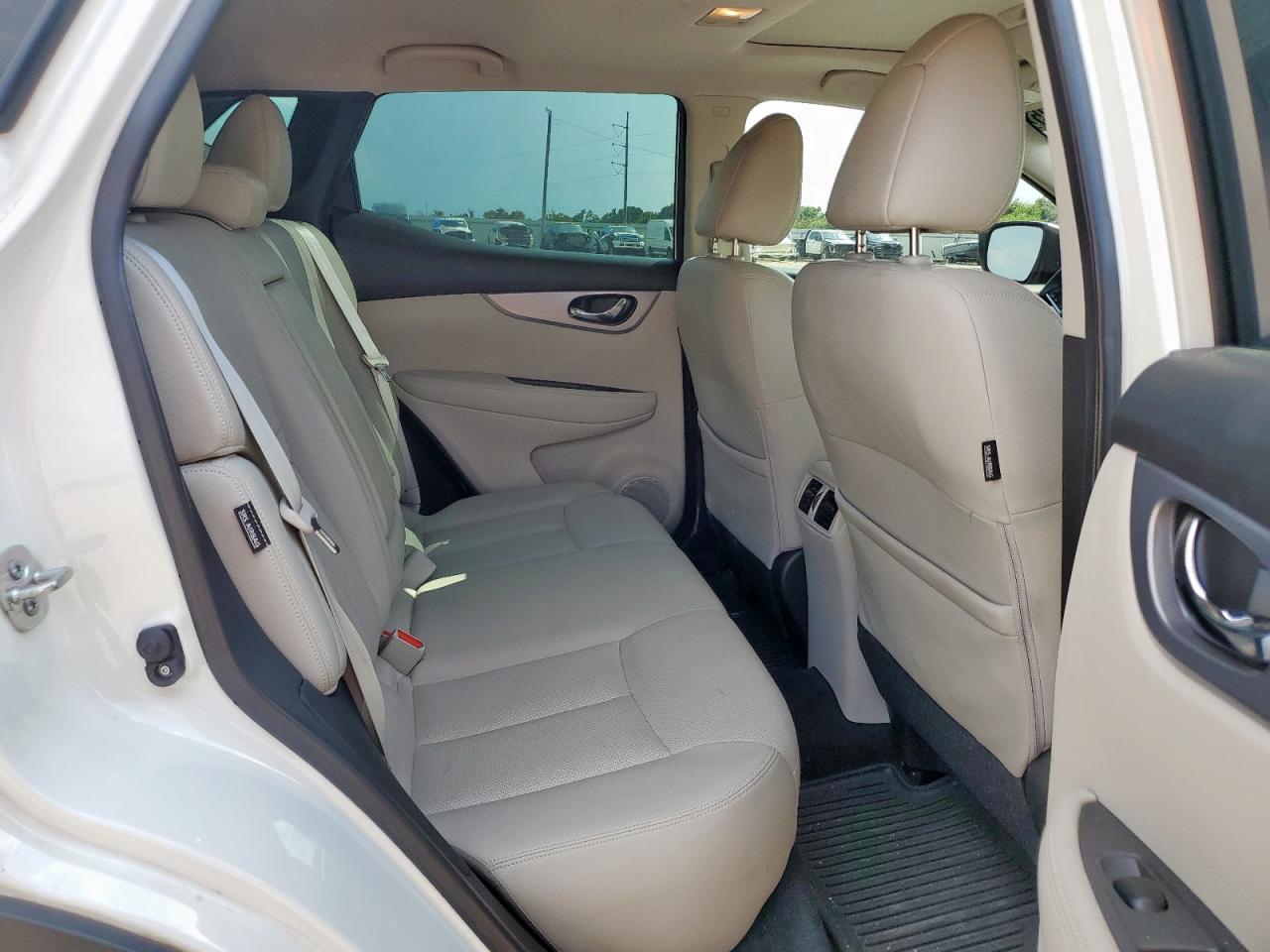 NISSAN ROGUE SPORT S