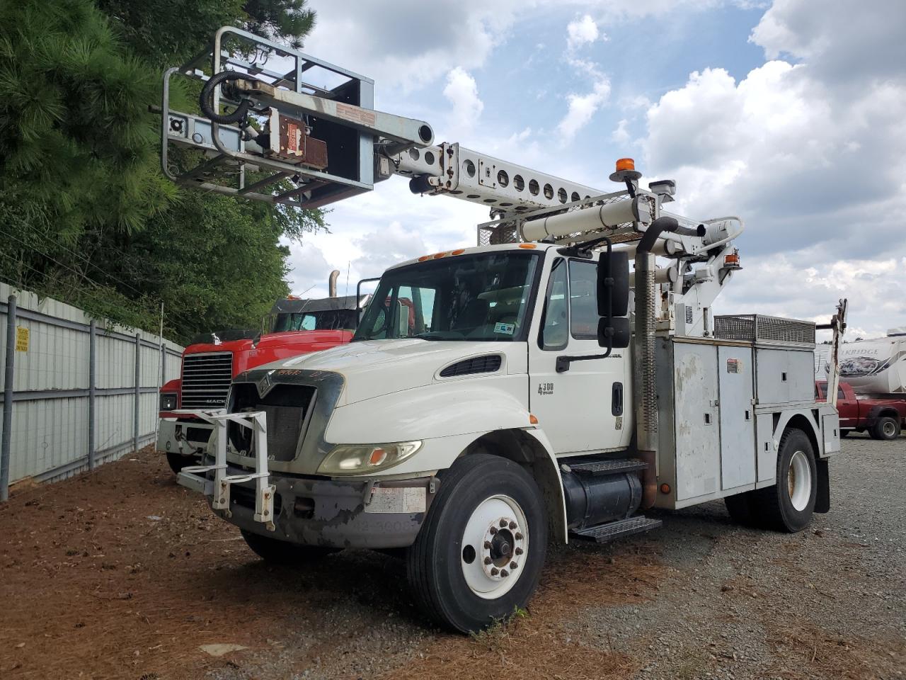 Lot #3318922919 2007 INTERNATIONAL 4300