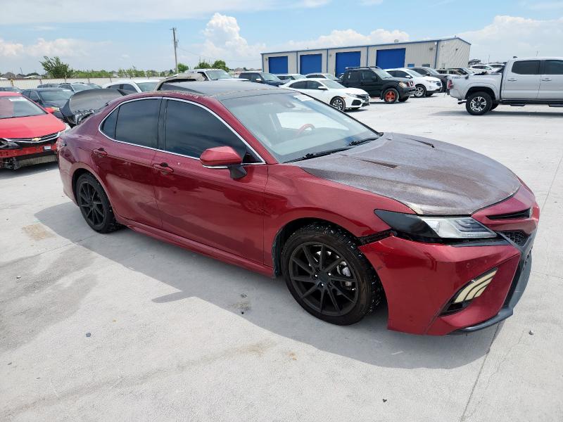 2018 TOYOTA CAMRY XSE 4T1B61HK7JU585104
