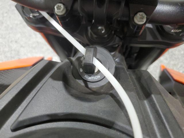 2024 KTM 990 DUKE VBKTV9403RM995231