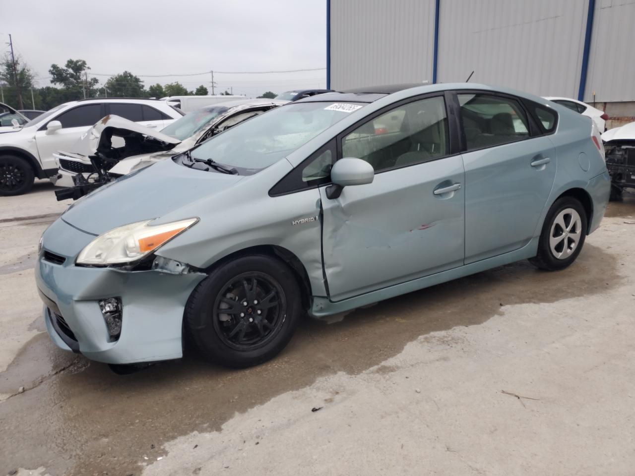 TOYOTA PRIUS