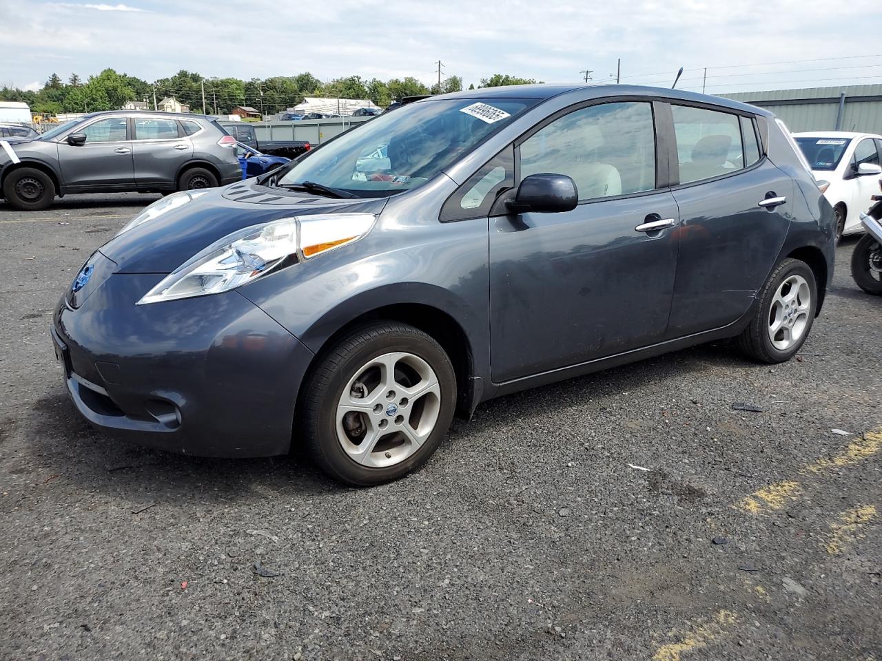 NISSAN LEAF S
