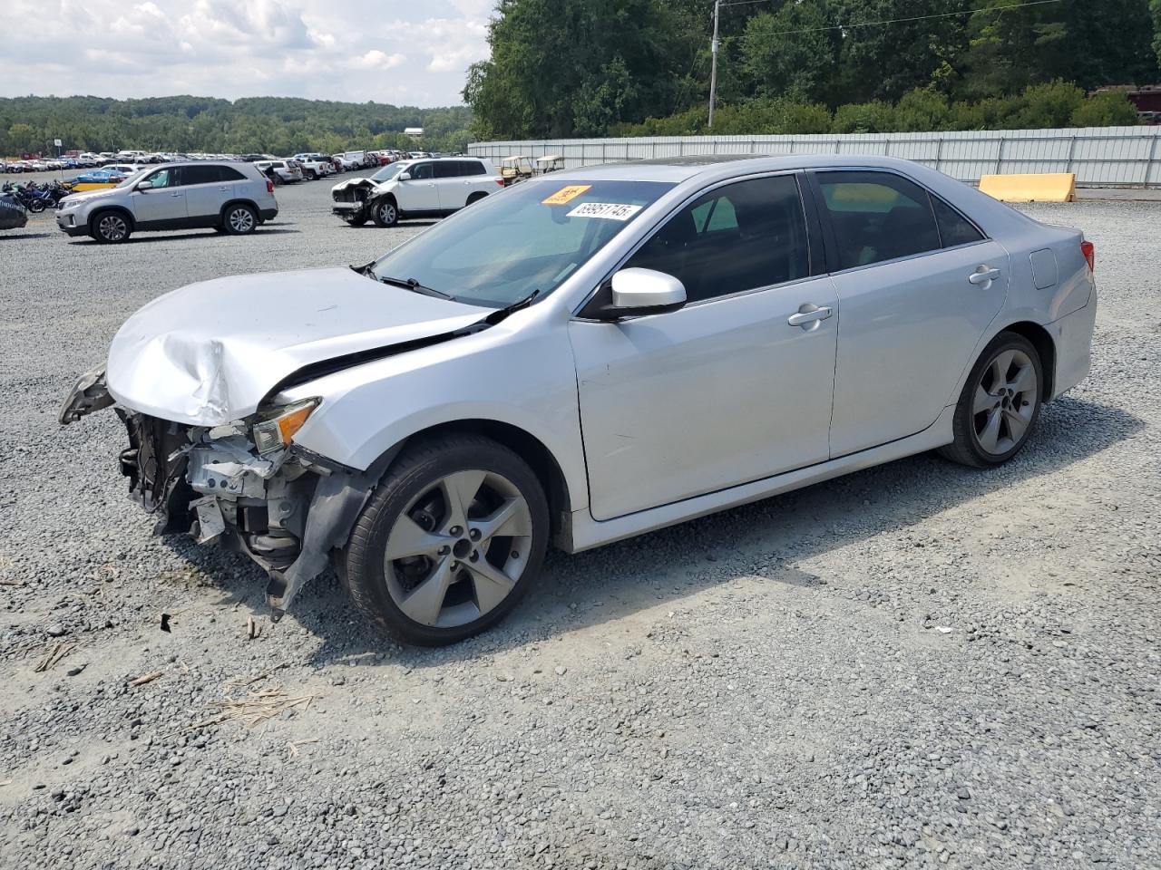 TOYOTA CAMRY SE