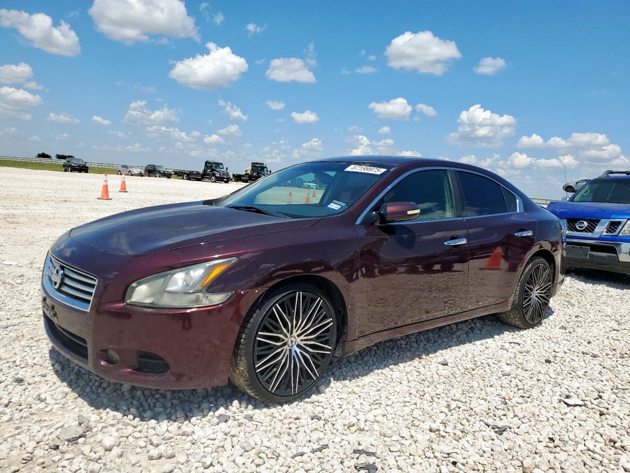 NISSAN MAXIMA S