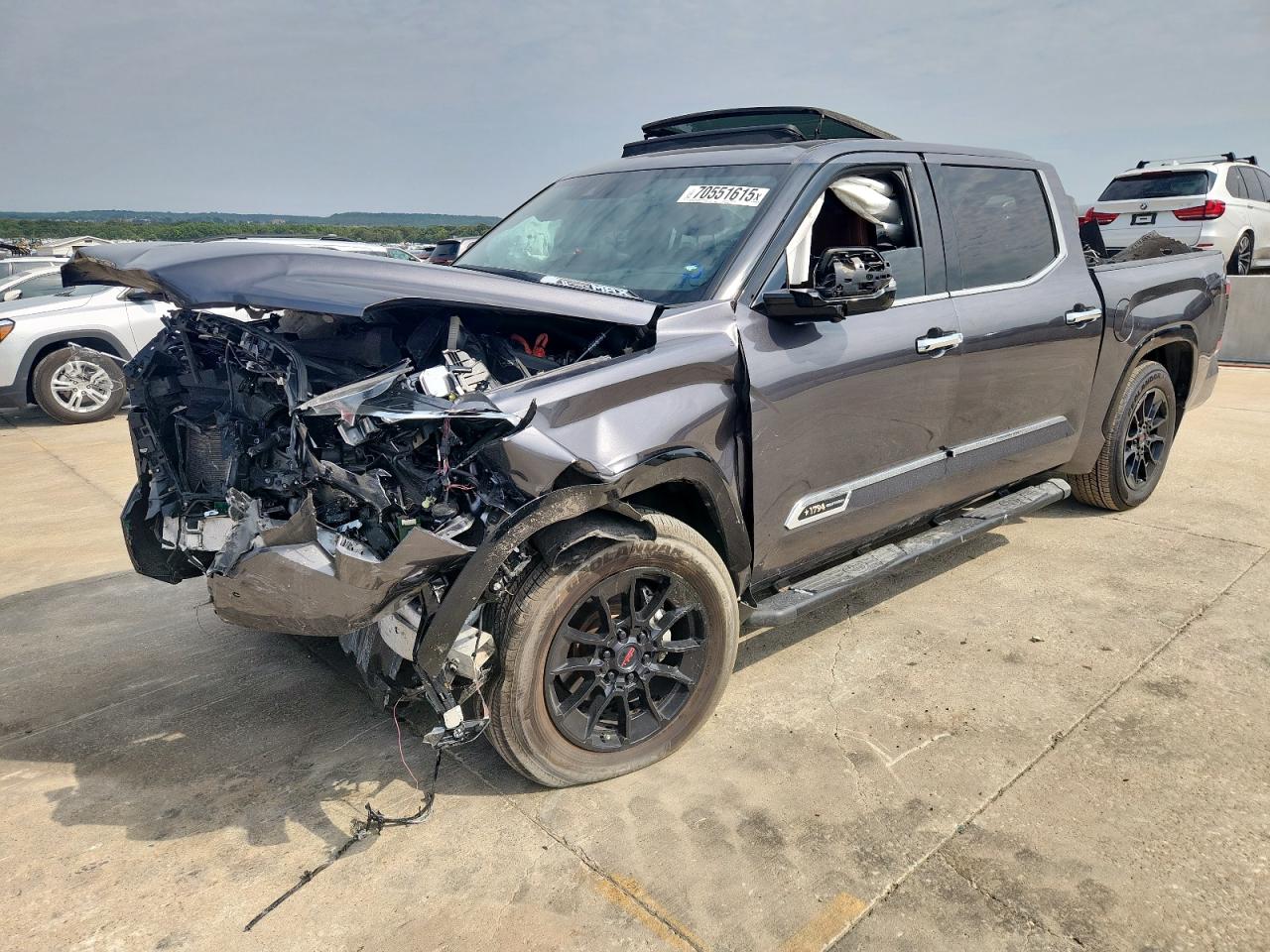 TOYOTA TUNDRA CREWMAX PLATINUM