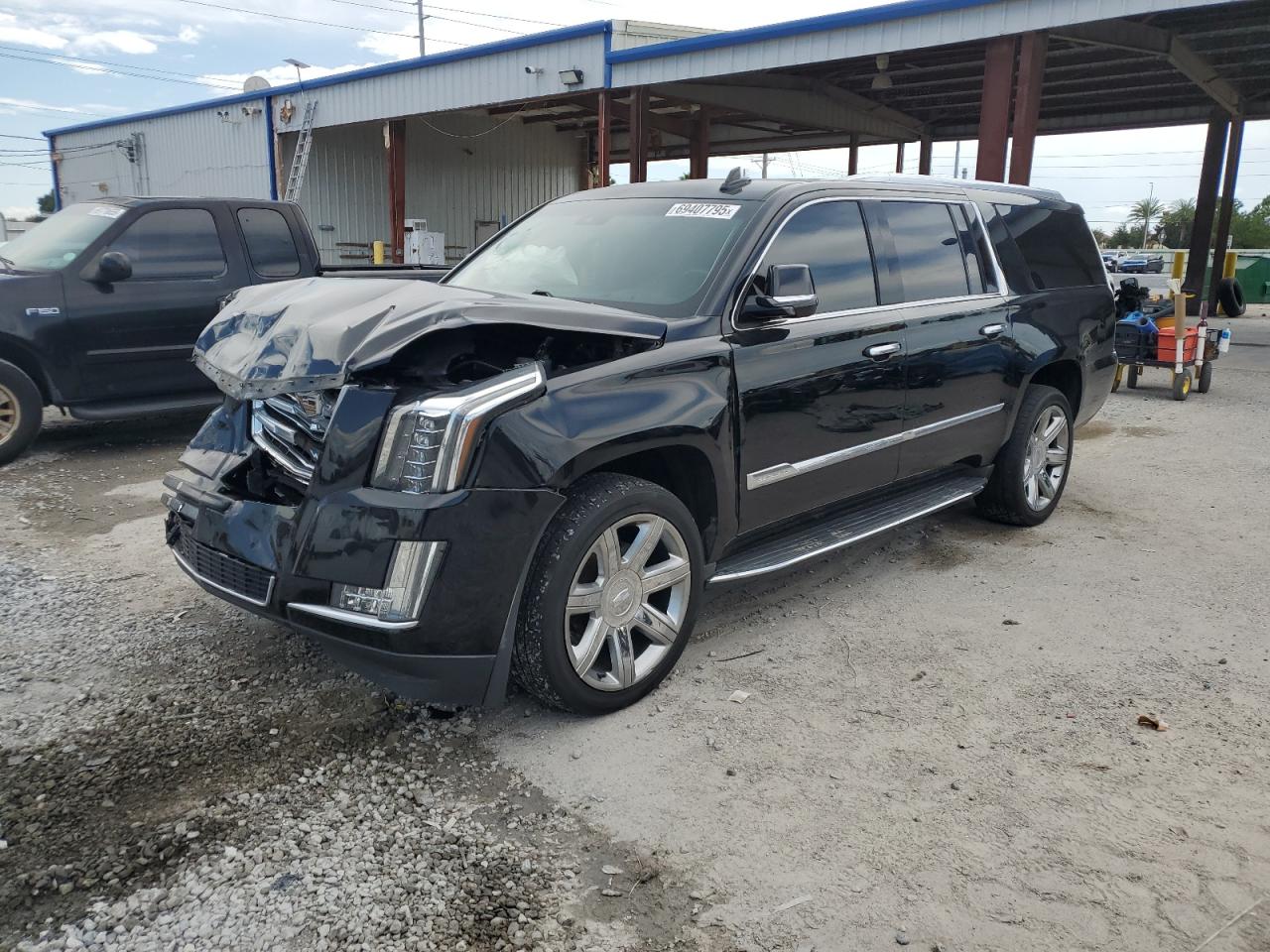 CADILLAC ESCALADE ESV LUXURY