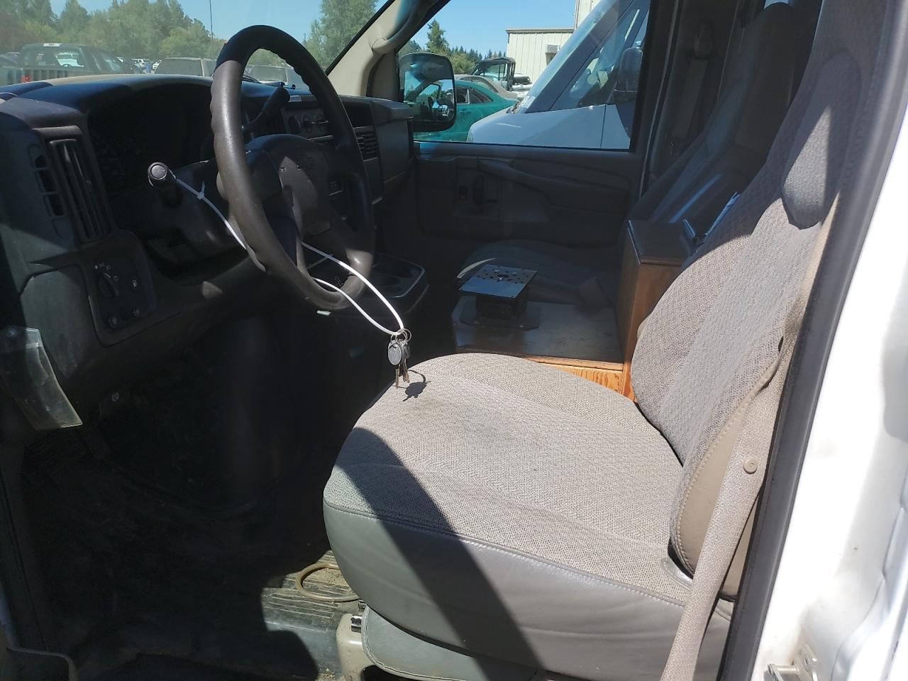 Lot #3210850931 2004 CHEVROLET EXPRESS G2