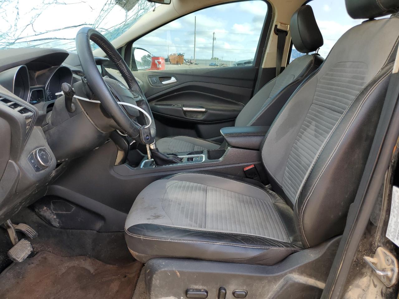 FORD ESCAPE SE