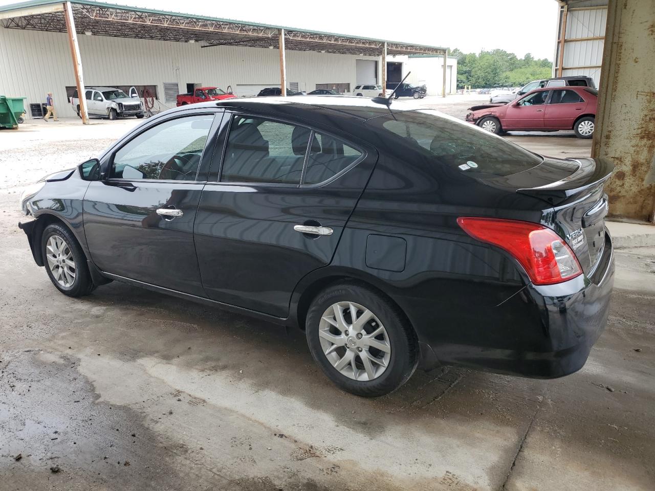NISSAN VERSA S