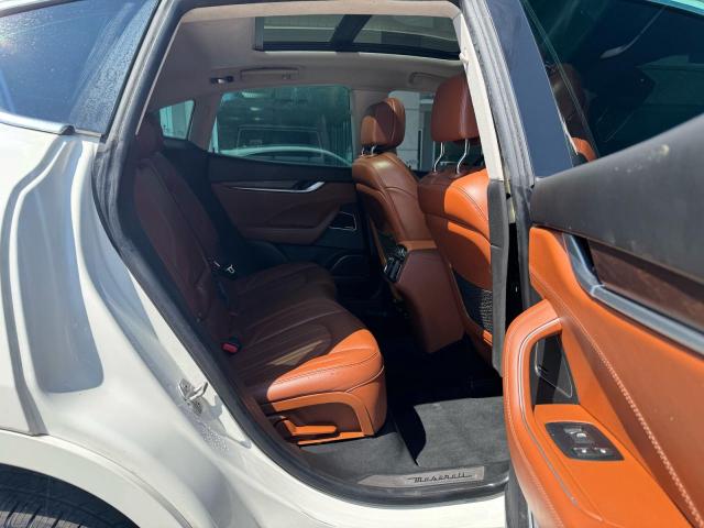 2017 MASERATI LEVANTE LU ZN661XUL7HX256500