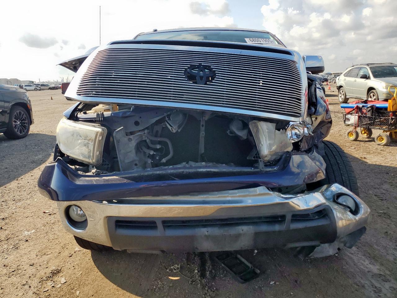 TOYOTA TUNDRA CREWMAX SR5