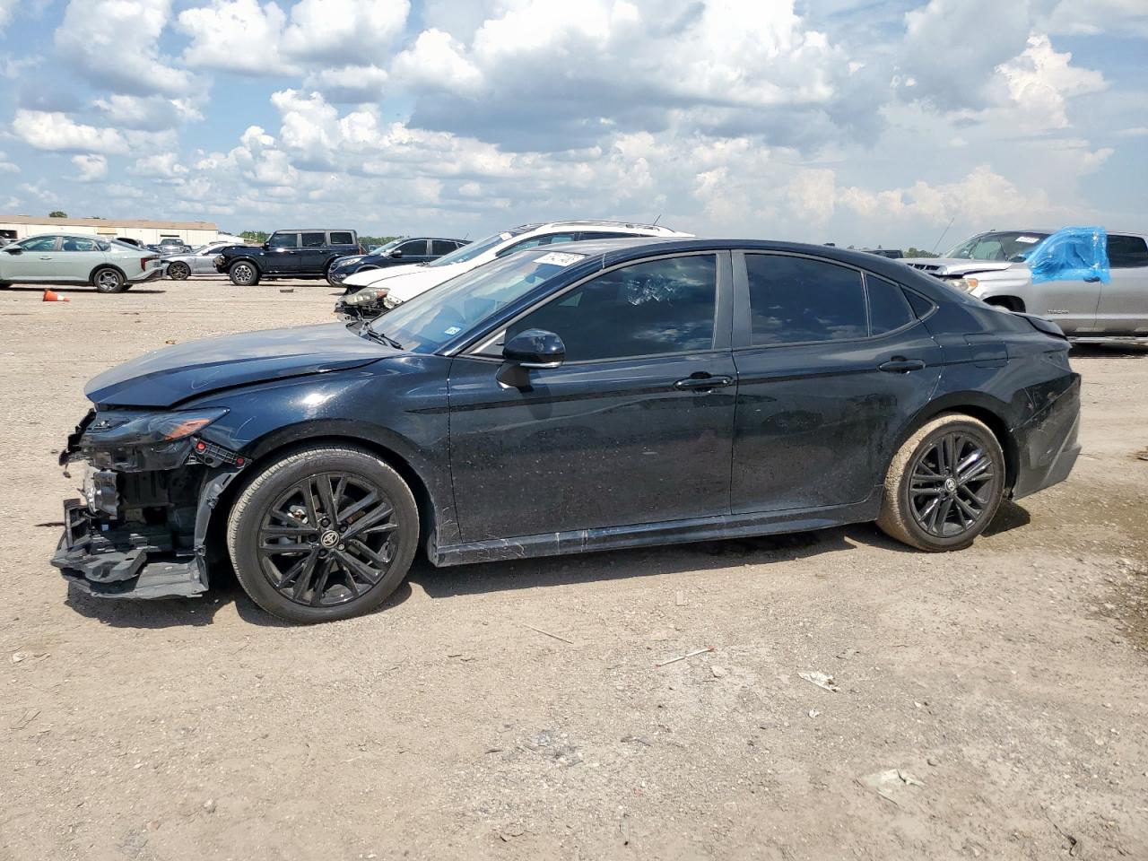 TOYOTA CAMRY XSE