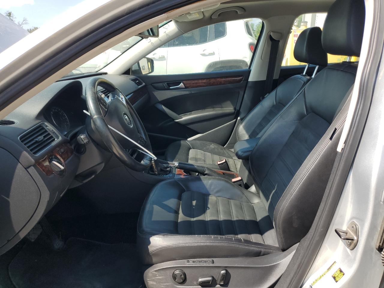 VOLKSWAGEN PASSAT SEL