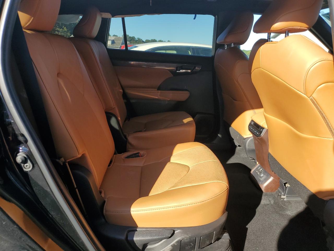 TOYOTA HIGHLANDER HYBRID PLATINUM