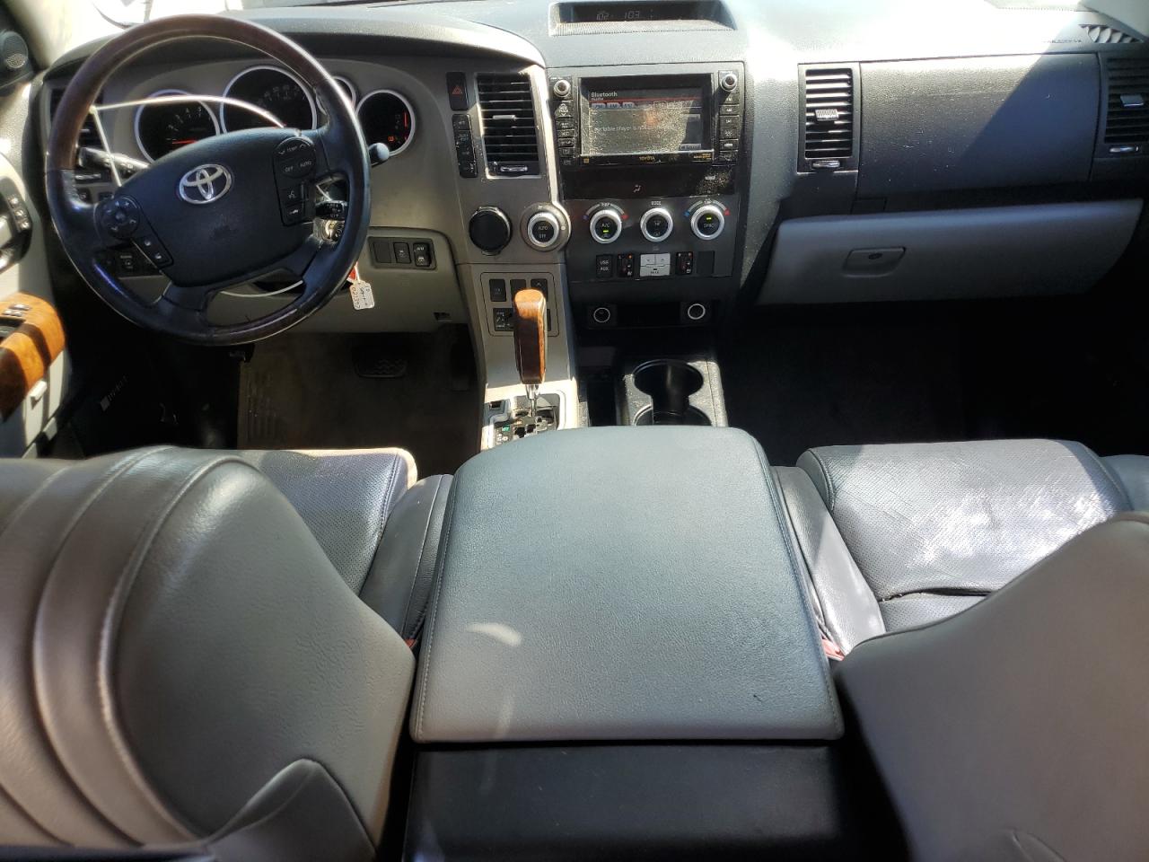 TOYOTA SEQUOIA PLATINUM