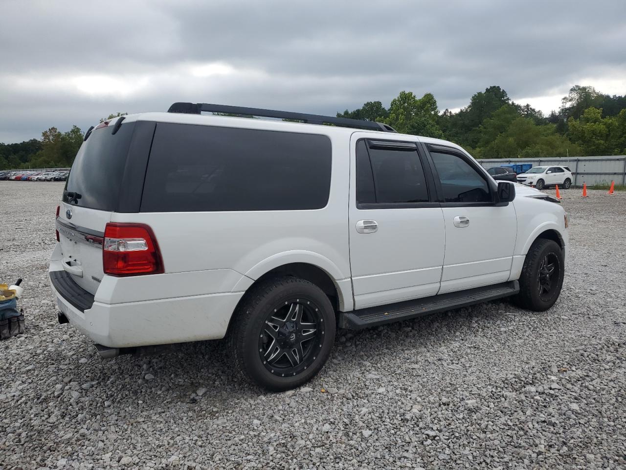 FORD EXPEDITION EL XLT