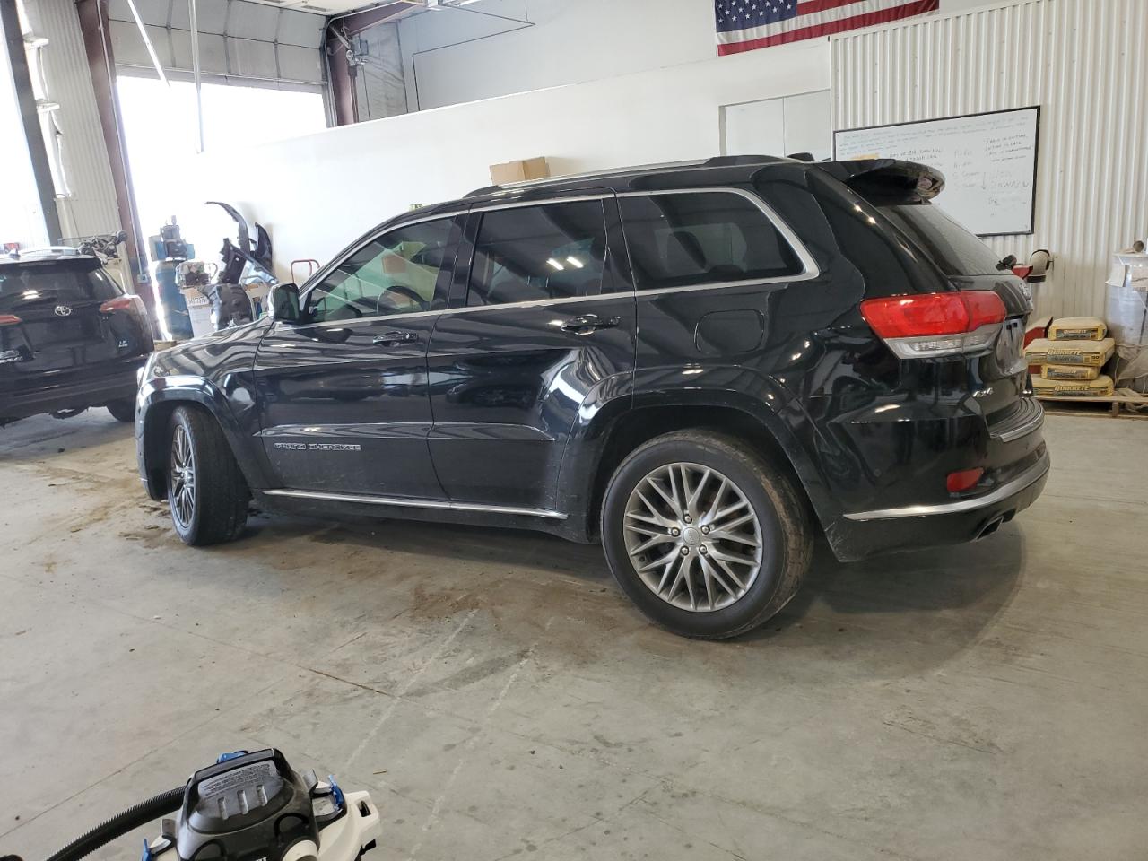 JEEP GRAND CHEROKEE SUMMIT