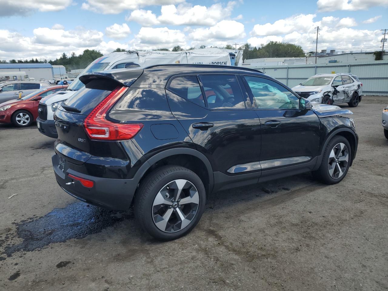 VOLVO XC40 PLUS