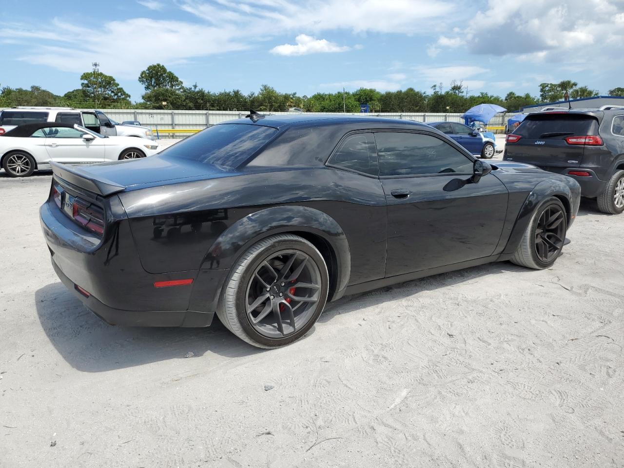 DODGE CHALLENGER SRT HELLCAT