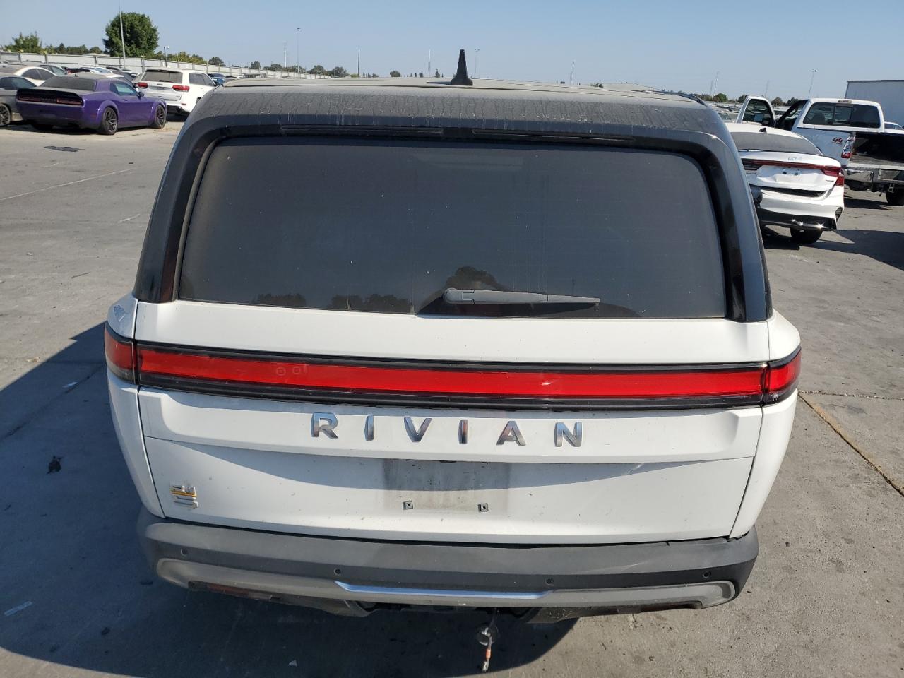 RIVIAN R1S ADVENTURE